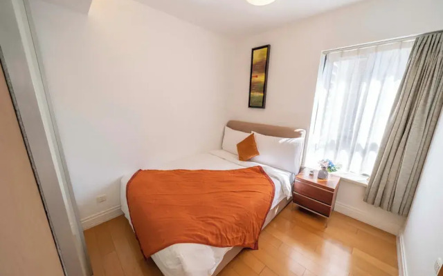 Tyms Cozy 2BR 1BA Apt Near Metro