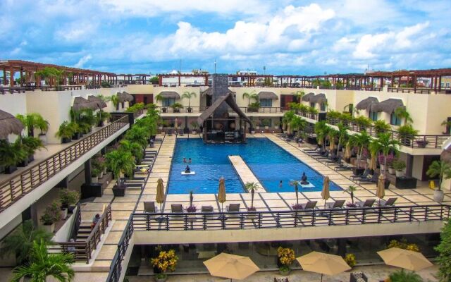 Aldea Thai by Ocean Front