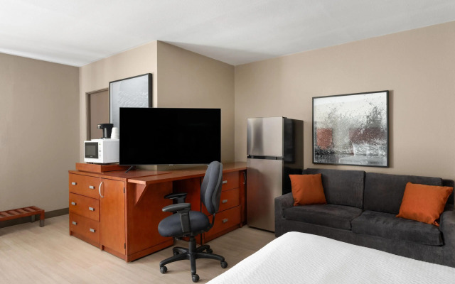 Travelodge by Wyndham Parker