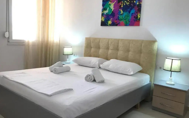 Sunny Bay Apartments