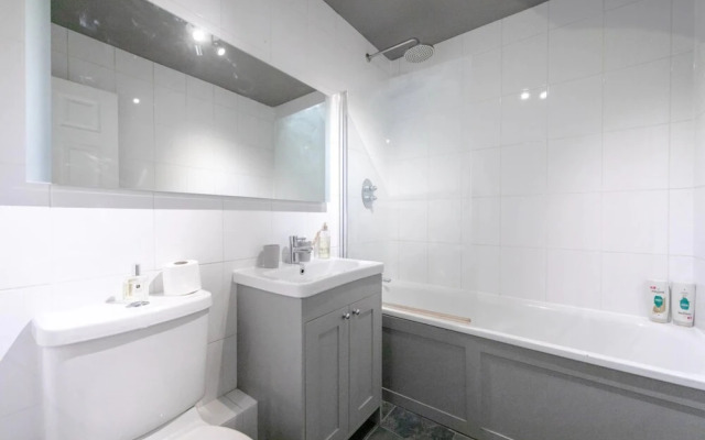 Spacious 2 Bedroom Flat in Wandsworth