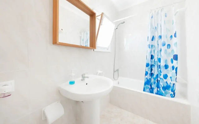 Hostal Cala Llombards