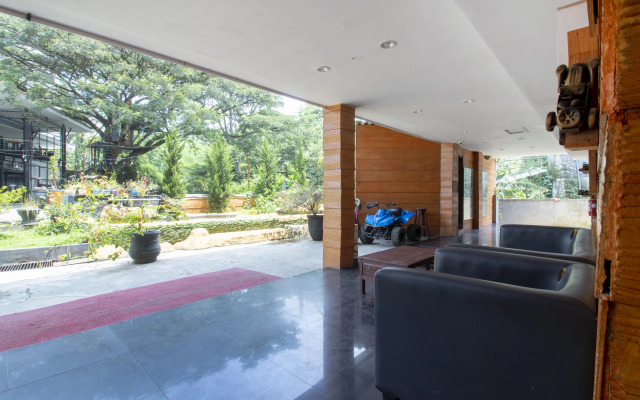 OYO 3283 Bwalk Hotel