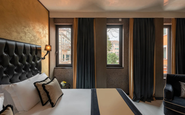 Carnival Palace Hotel