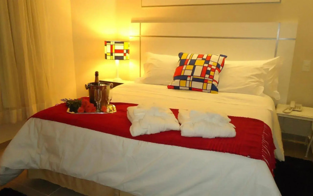 Mondrian Suite Hotel