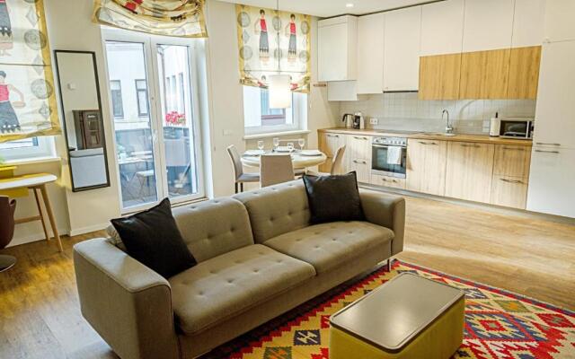 Charming 1BD Old Town Apartment by Hostlovers