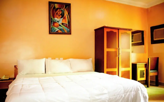 Cameo's Suites
