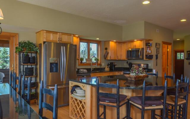 Forever Yours 6 Bedroom House