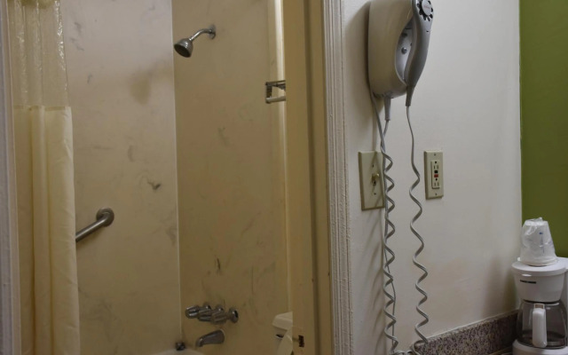 Super 8 By Wyndham Tifton