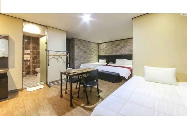 Gunsan Ritzplaza Hotel
