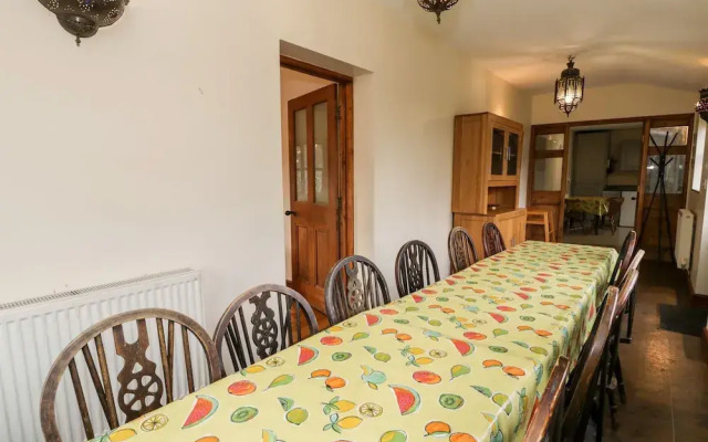 Ddol Helyg Farmhouse
