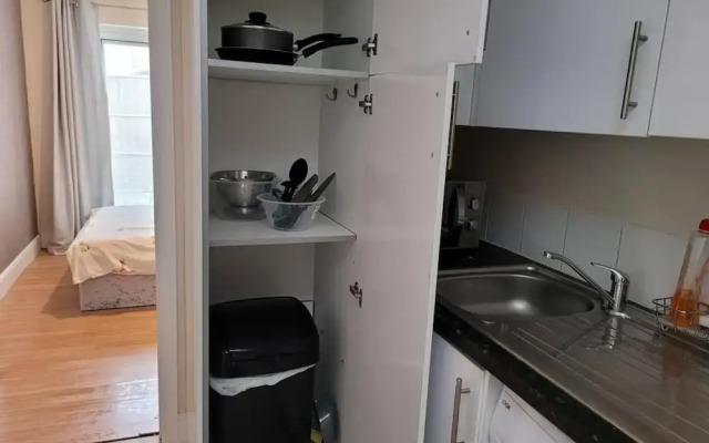 Cozy Central One Bedroom Flat