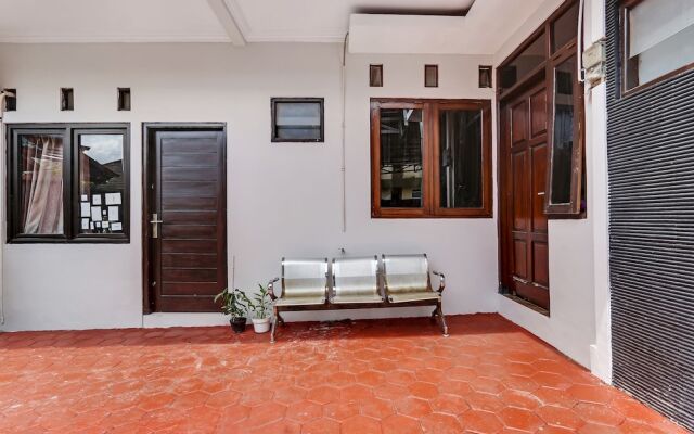 OYO 91082 Nathania Exclusive