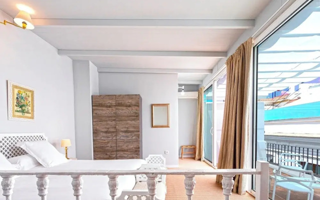 House With Terrace Near Cathedral. Mateos Gago VI