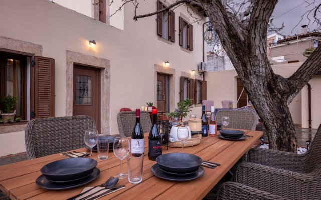 Walnut Tree Villa Ano Archanes-10km From Heraklion