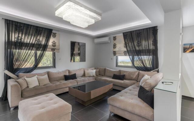 Villa Castle by Estia