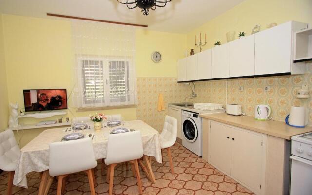 2 Bedrooms Apartment Margarita 4+2