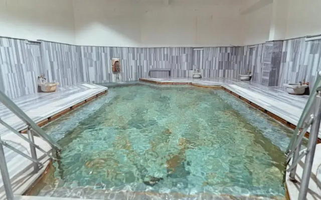 Queen Thermal Resort Hotel & Spa