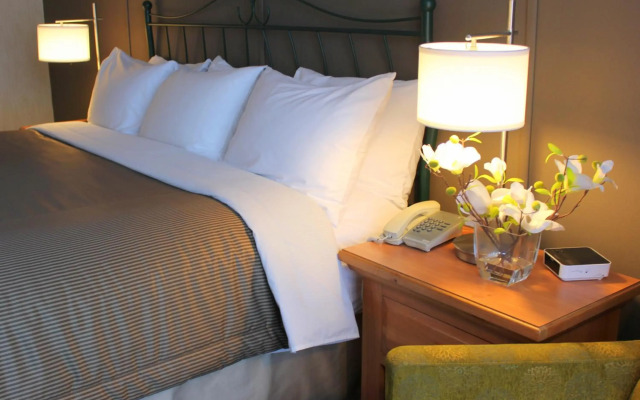 Confederation Place - Hotel