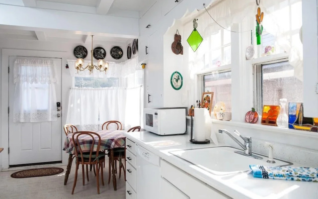 The Hamptons by RedAwning