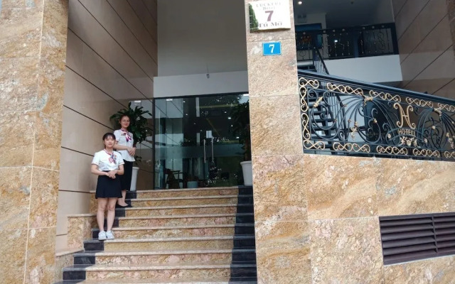 Luckful Hotel