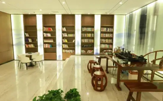 Lanshan Rambo Bay International Hotel