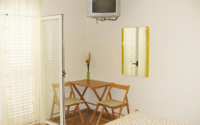 Studio apartment Mini - parking: SA1 Bol, Island Brac