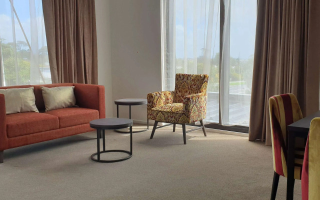 Ramada Suites by Wyndham Auckland Manukau Pacific Centre