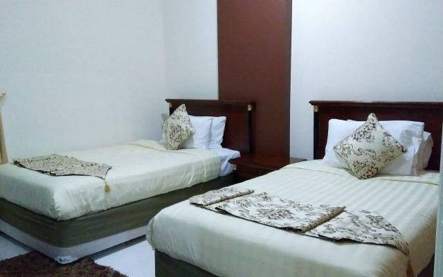 Royal Crown Hotel & Suites