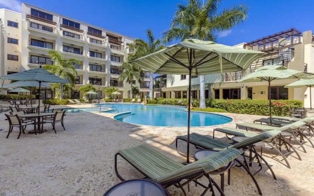 Beautiful 1BR Condo w Large Balcony in Palm Beach