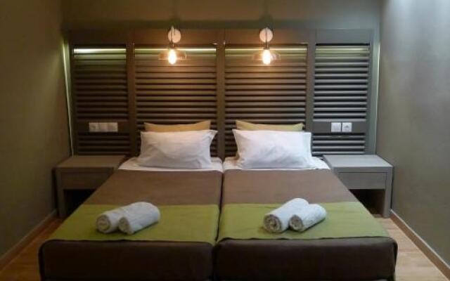 Ampoulos Rooms & Apartments