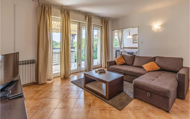 Apartment Regi VI