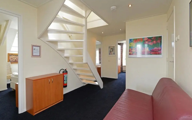 Tasteful Holiday Home With Spacious Garden