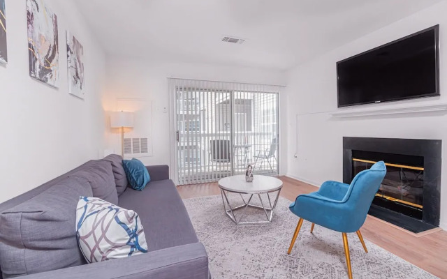 VA - Avalon - Apt 302