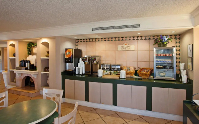 Super 8 by Wyndham San Bernardino