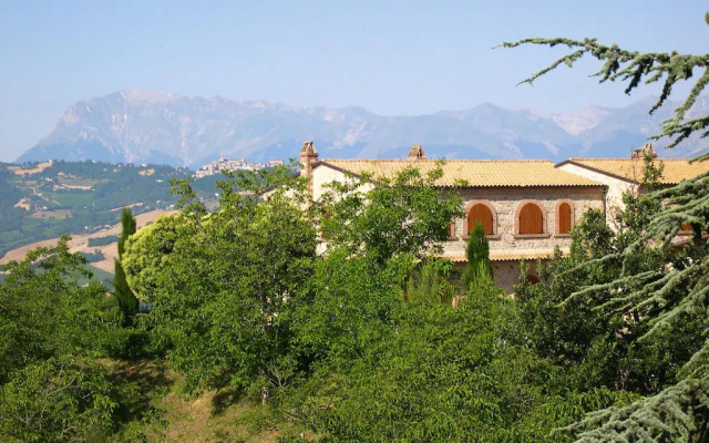 Apartment in Residence La Ginestra in Montelparo