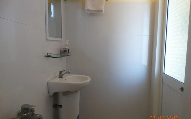 Yellow House Homestay