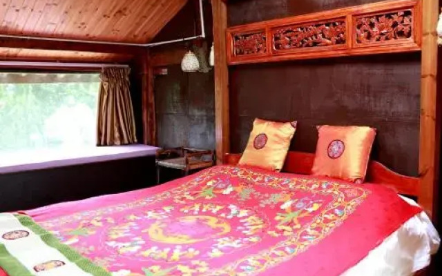 LiJiang Elephant Crossing Cafe Inn