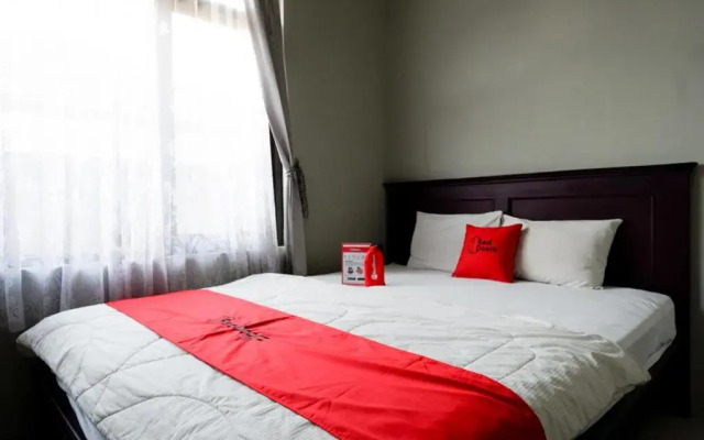 RedDoorz Syariah near Menara Kudus
