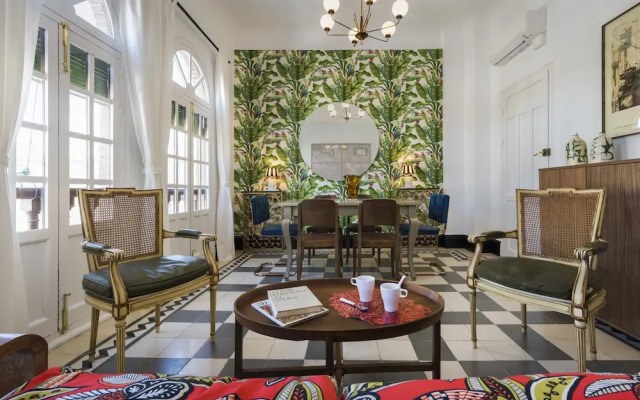 Genteel Home Romanilla