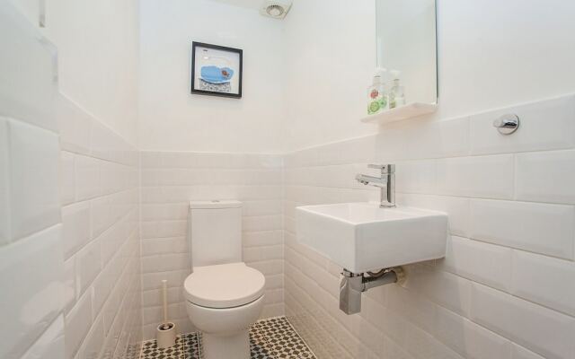 Modern 2 Bed Garden Flat, St Johns Wood