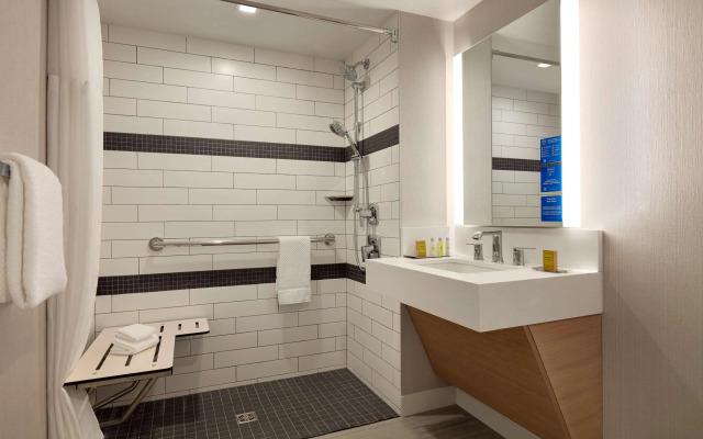 DoubleTree by Hilton Canton Downtown