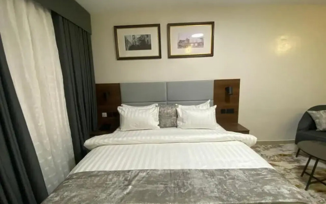 Five Clover Hotel Ilupeju