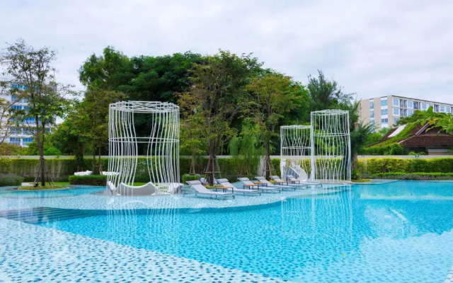 The Summer Hua Hin by Pantakarn