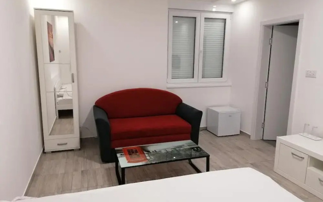 Airport View Apartment