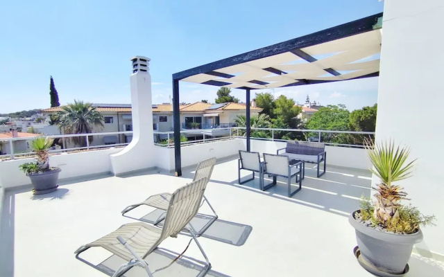 Adelos Maisonette Near Vouliagmeni Beach