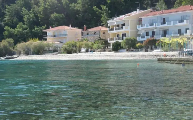 Avlakia Beach Studios & Apartments