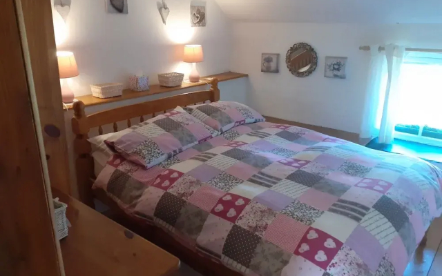 Beautiful 300 Year old Traditional Country Cottage