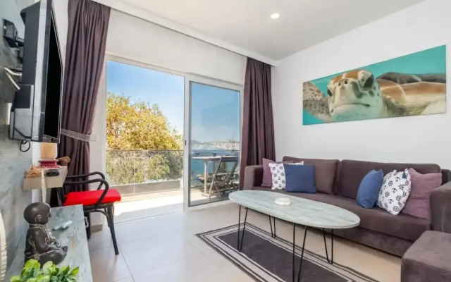 Seafront Flat With Breathtaking Sea View in Bodrum
