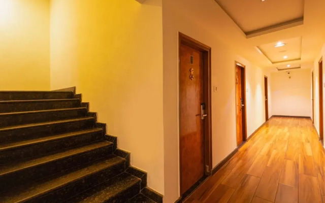 Sumitel Sanderling 500 meters from Mall Road